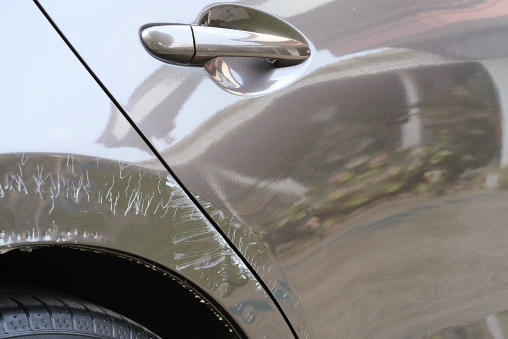 Rimuovere i graffi dalla carrozzeria - Cura Automobile - Come rimuovere i  graffi dalla carrozzeria