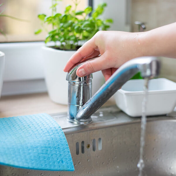 Come risparmiare acqua in casa: 8 comportamenti per limitarne il consumo