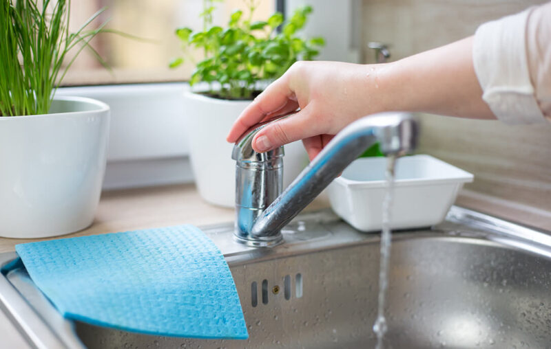 Come risparmiare acqua in casa: 8 comportamenti per limitarne il consumo